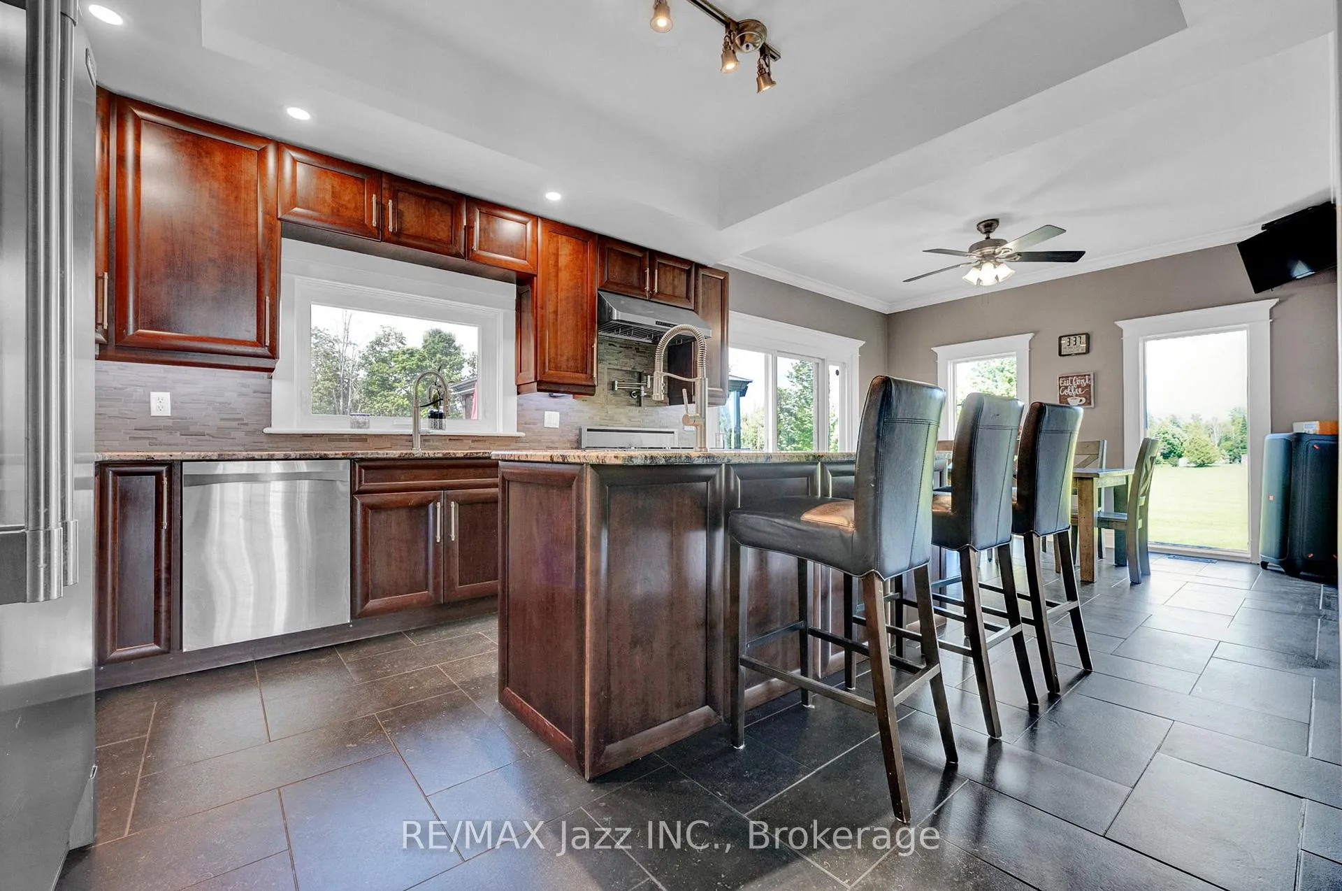 Photo 8 of 1674 Hooton Drive, Cavan Monaghan, Cavan Twp — HOMEH