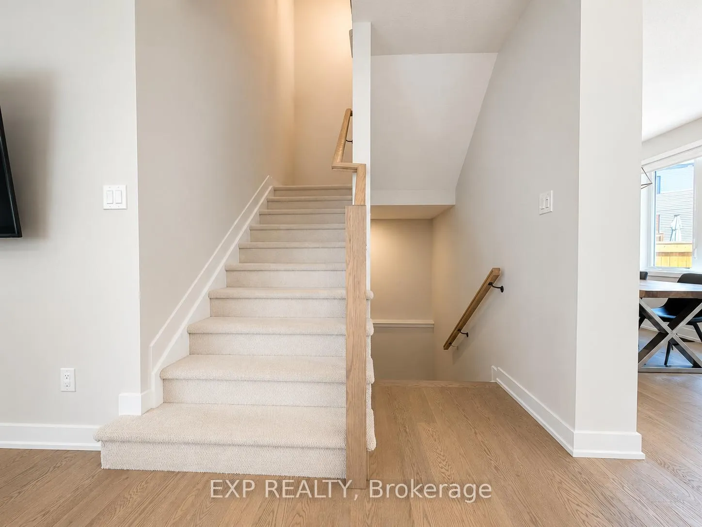 Photo 18 of 647 Crevier Walk, Ottawa, Chapel Hill South - Orleans Village — HOMEH