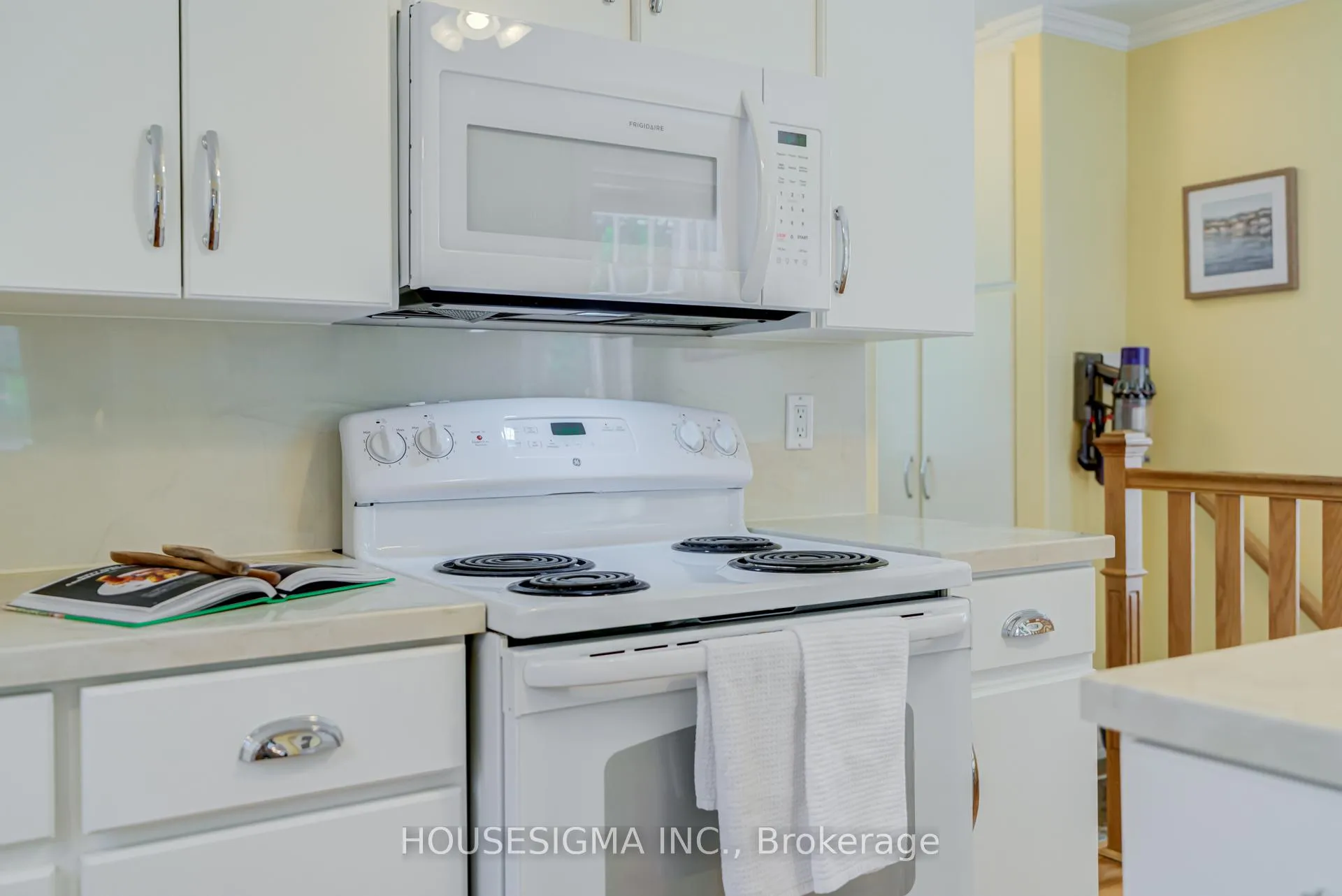 Photo 18 of 216 Second Avenue W, Shelburne — HOMEH