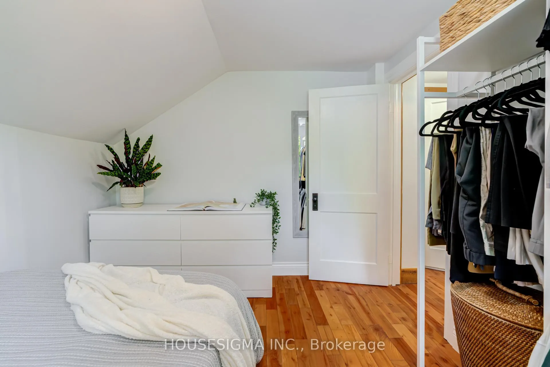 Photo 29 of 216 Second Avenue W, Shelburne — HOMEH