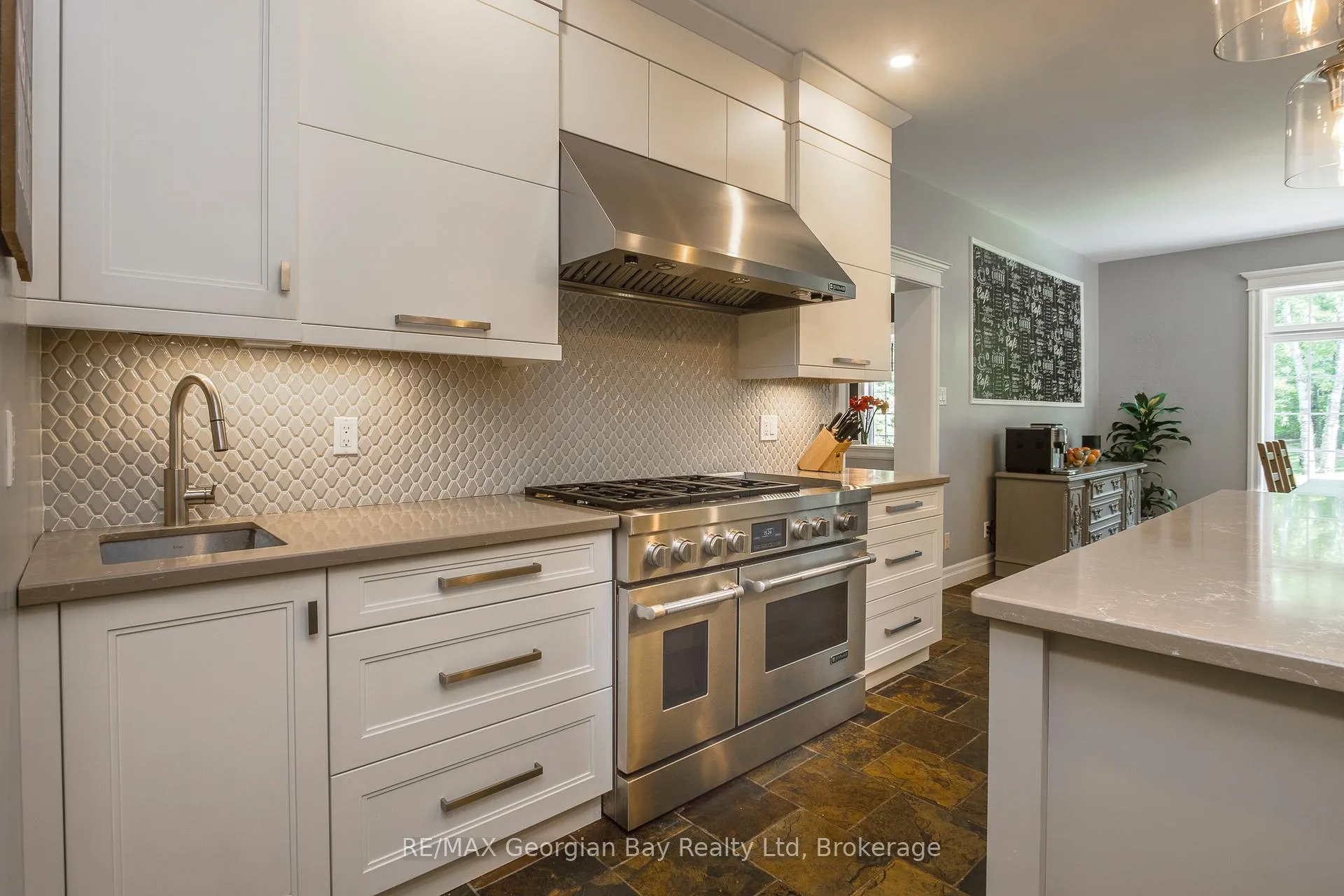 Photo 12 of 1620 Golf Link Road, Midland — HOMEH