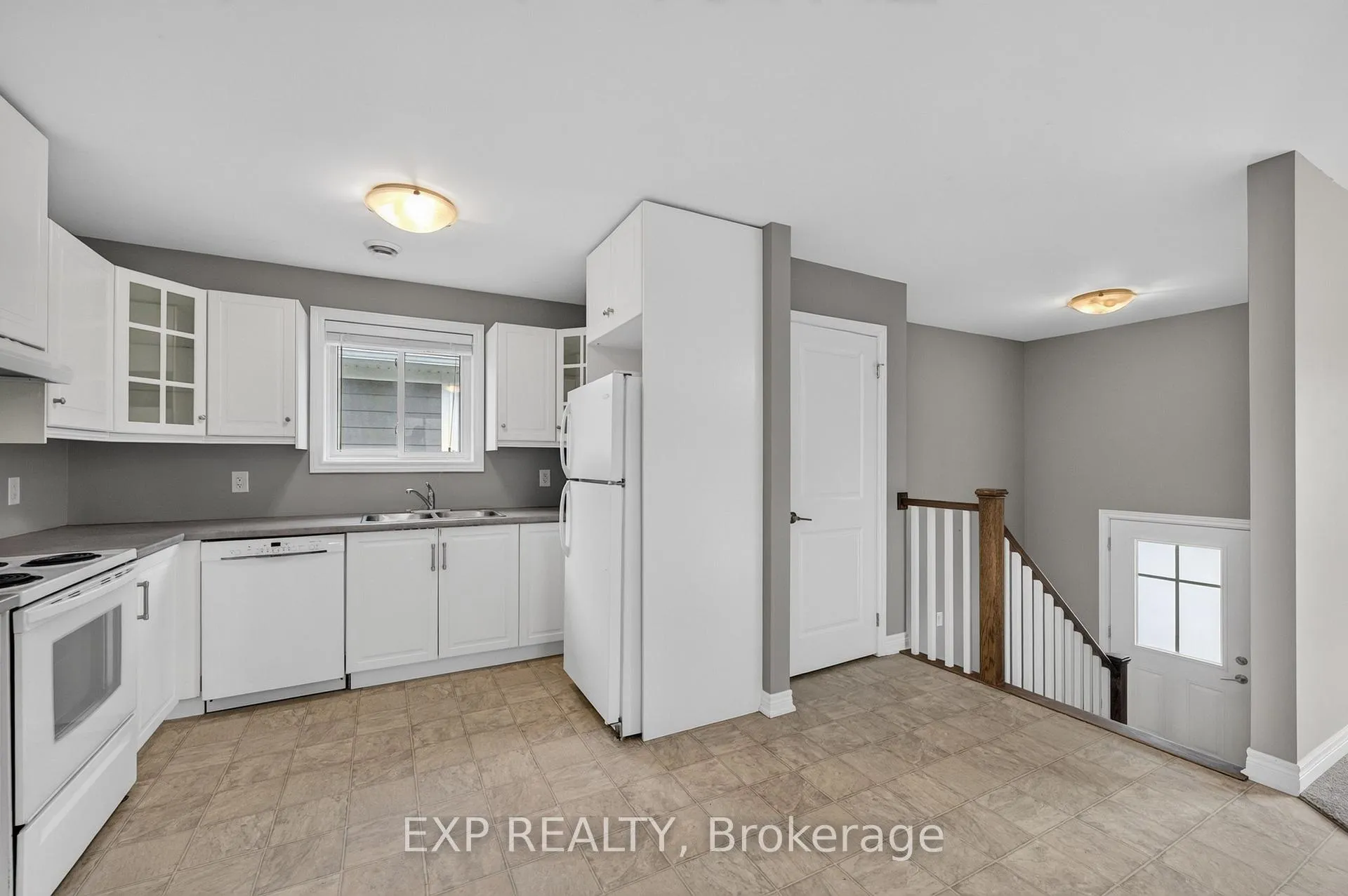 Photo 6 of 4 Kirk Street, St. Catharines, Western Hill — HOMEH