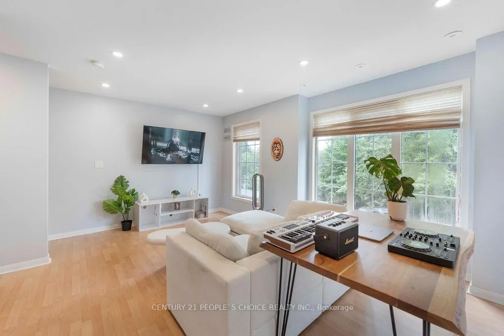 Photo 6 of Unit 308, 3 Everson Drive, North York, Willowdale East — HOMEH