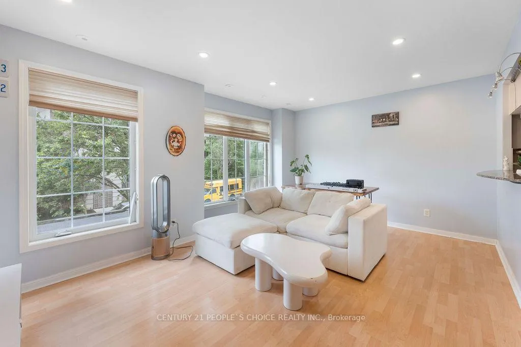 Photo 7 of Unit 308, 3 Everson Drive, North York, Willowdale East — HOMEH