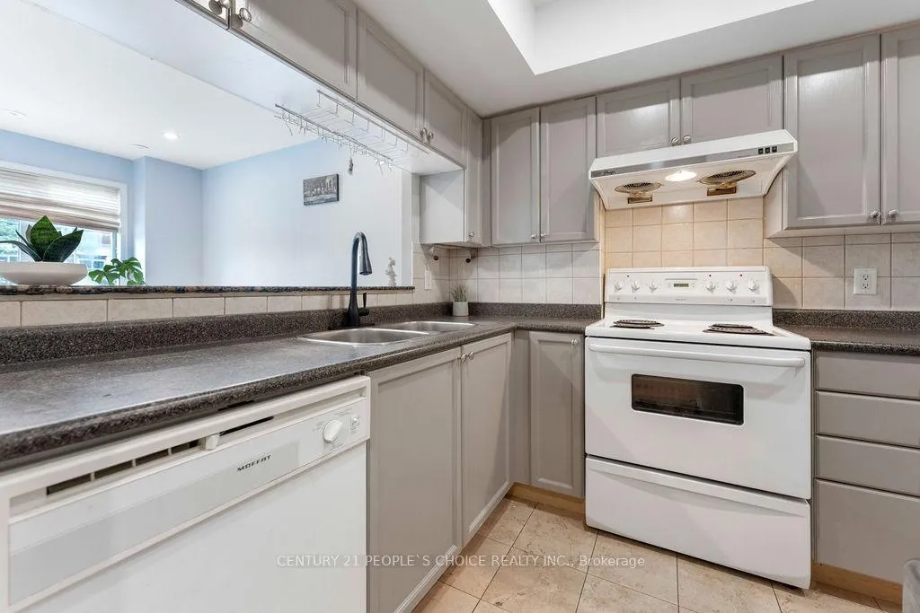 Photo 11 of Unit 308, 3 Everson Drive, North York, Willowdale East — HOMEH
