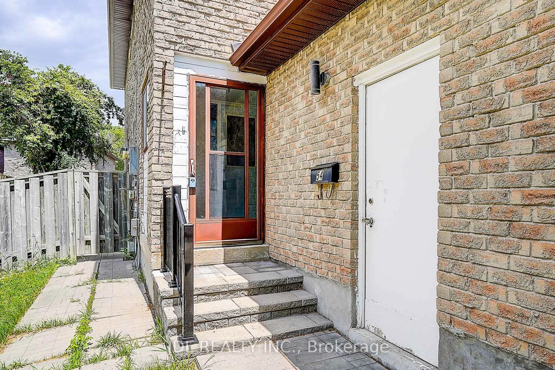 Photo 4 of 54 Providence Crescent, Markham, Milliken Mills West — HOMEH
