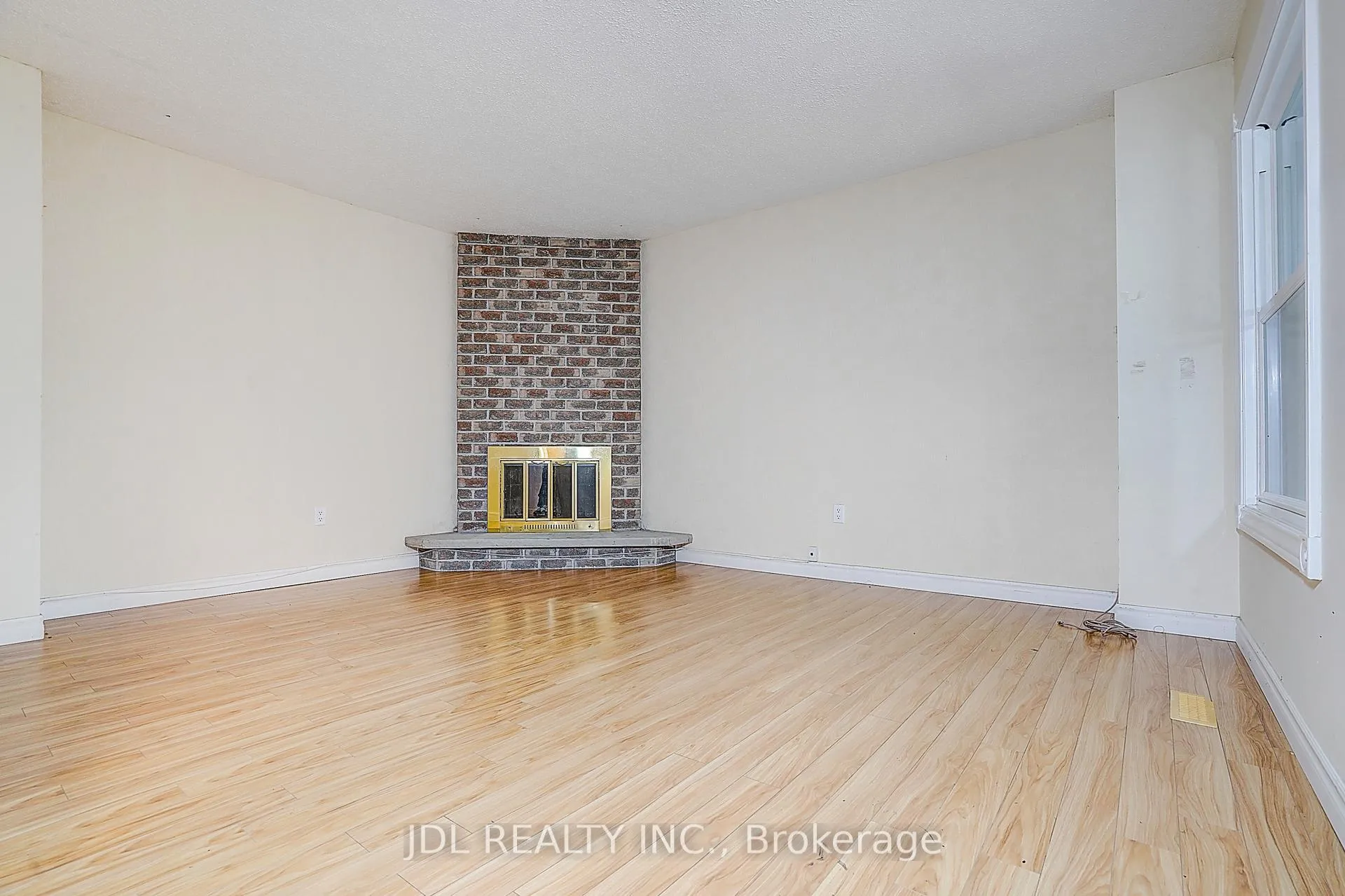 Photo 6 of 54 Providence Crescent, Markham, Milliken Mills West — HOMEH