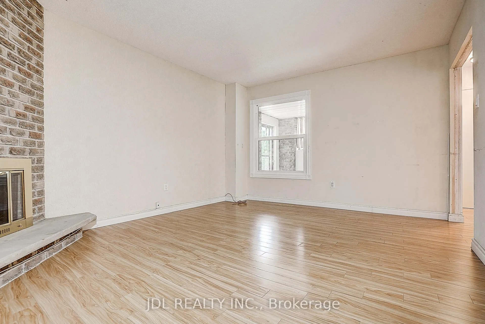 Photo 7 of 54 Providence Crescent, Markham, Milliken Mills West — HOMEH