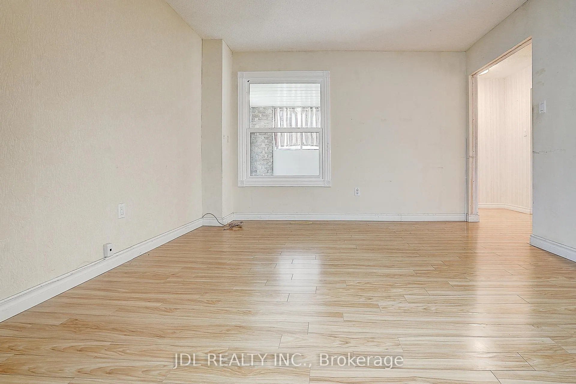 Photo 8 of 54 Providence Crescent, Markham, Milliken Mills West — HOMEH