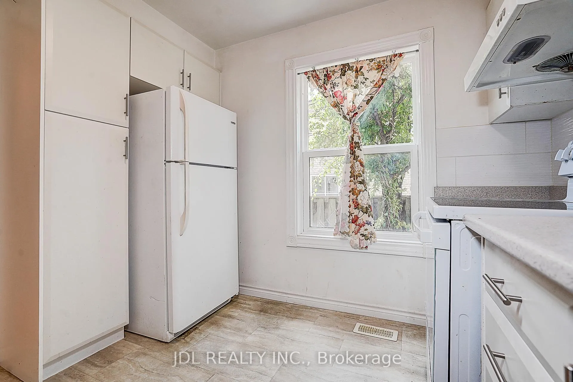 Photo 11 of 54 Providence Crescent, Markham, Milliken Mills West — HOMEH