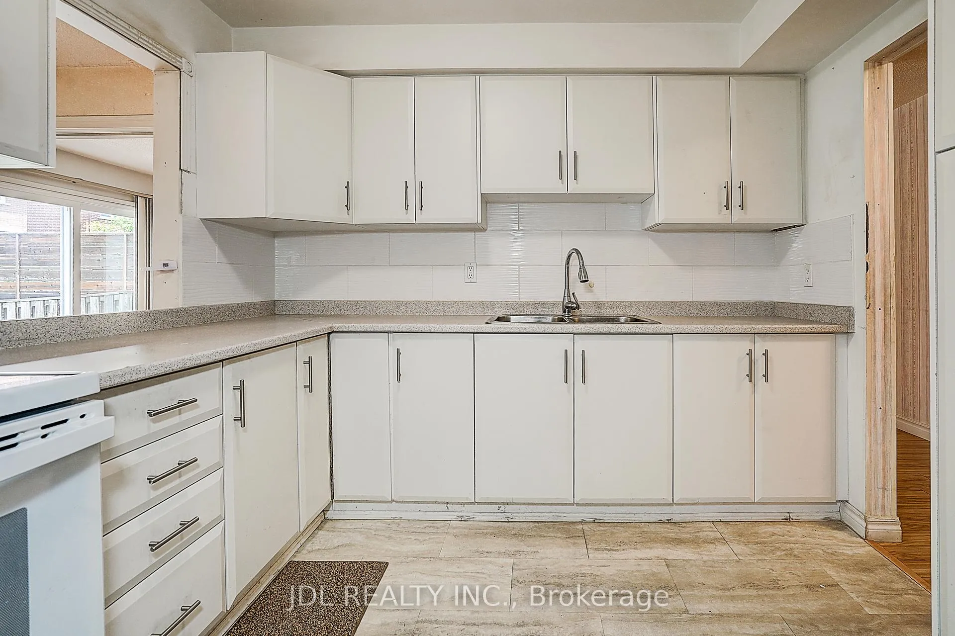 Photo 12 of 54 Providence Crescent, Markham, Milliken Mills West — HOMEH