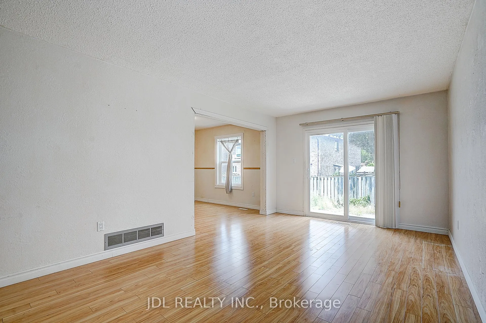 Photo 16 of 54 Providence Crescent, Markham, Milliken Mills West — HOMEH