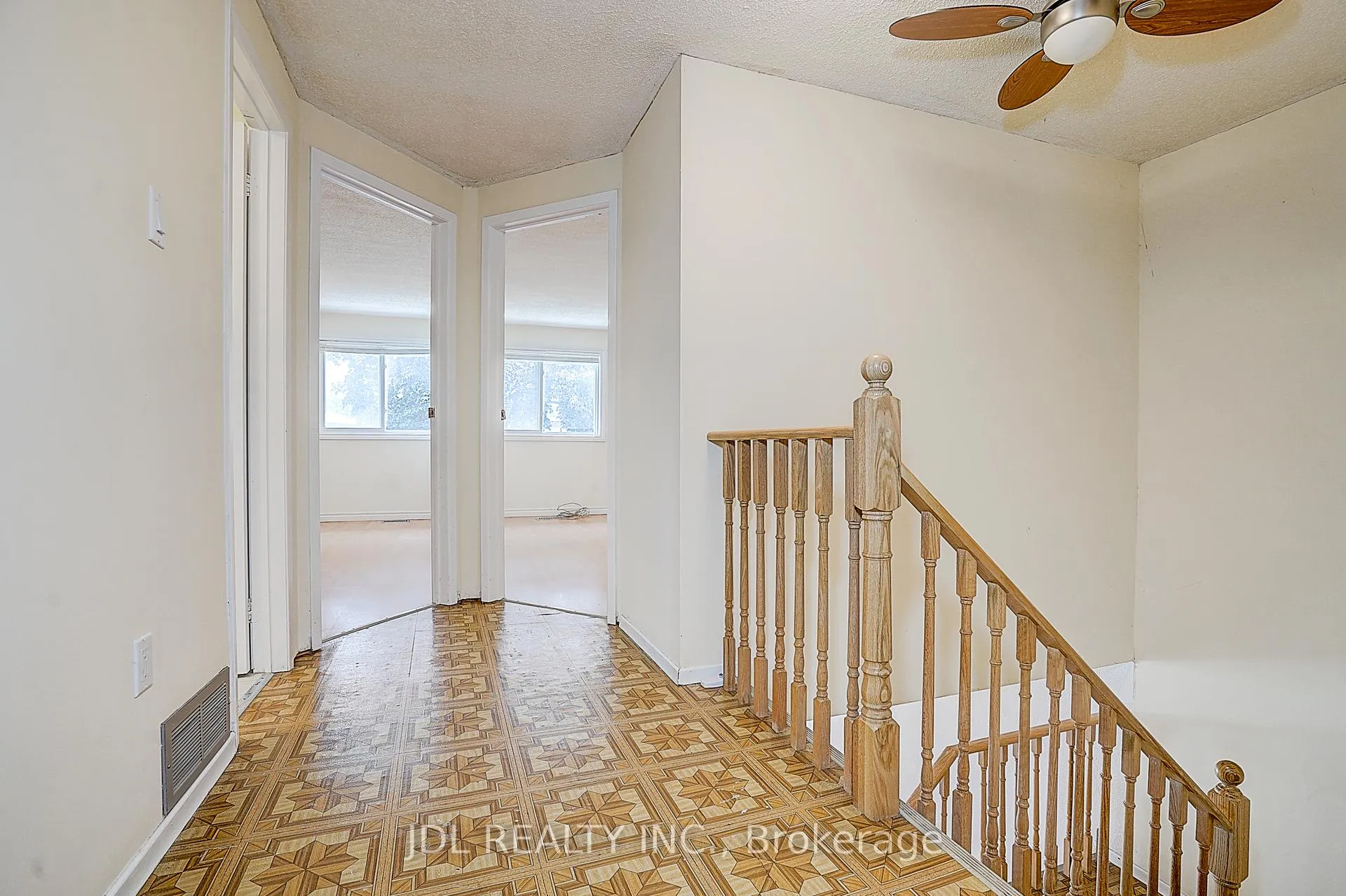 Photo 23 of 54 Providence Crescent, Markham, Milliken Mills West — HOMEH
