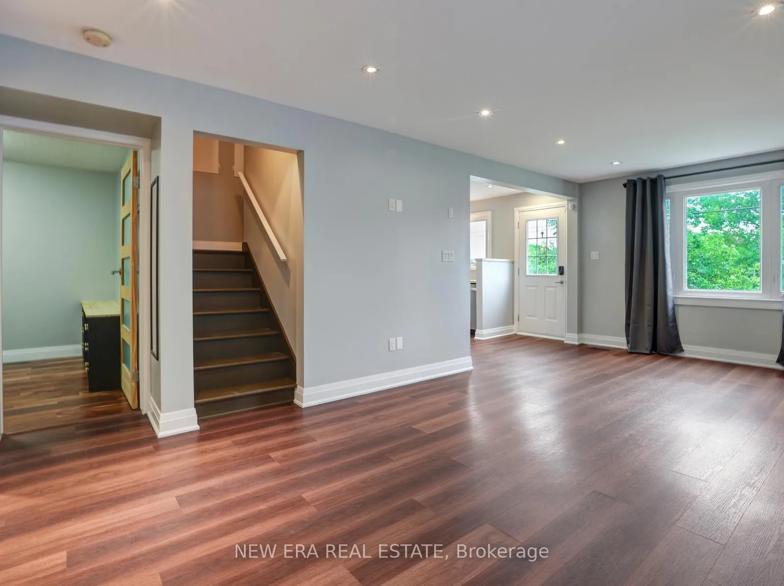 Photo 9 of 219 Lancaster Street W, Kitchener, Fairfield — HOMEH
