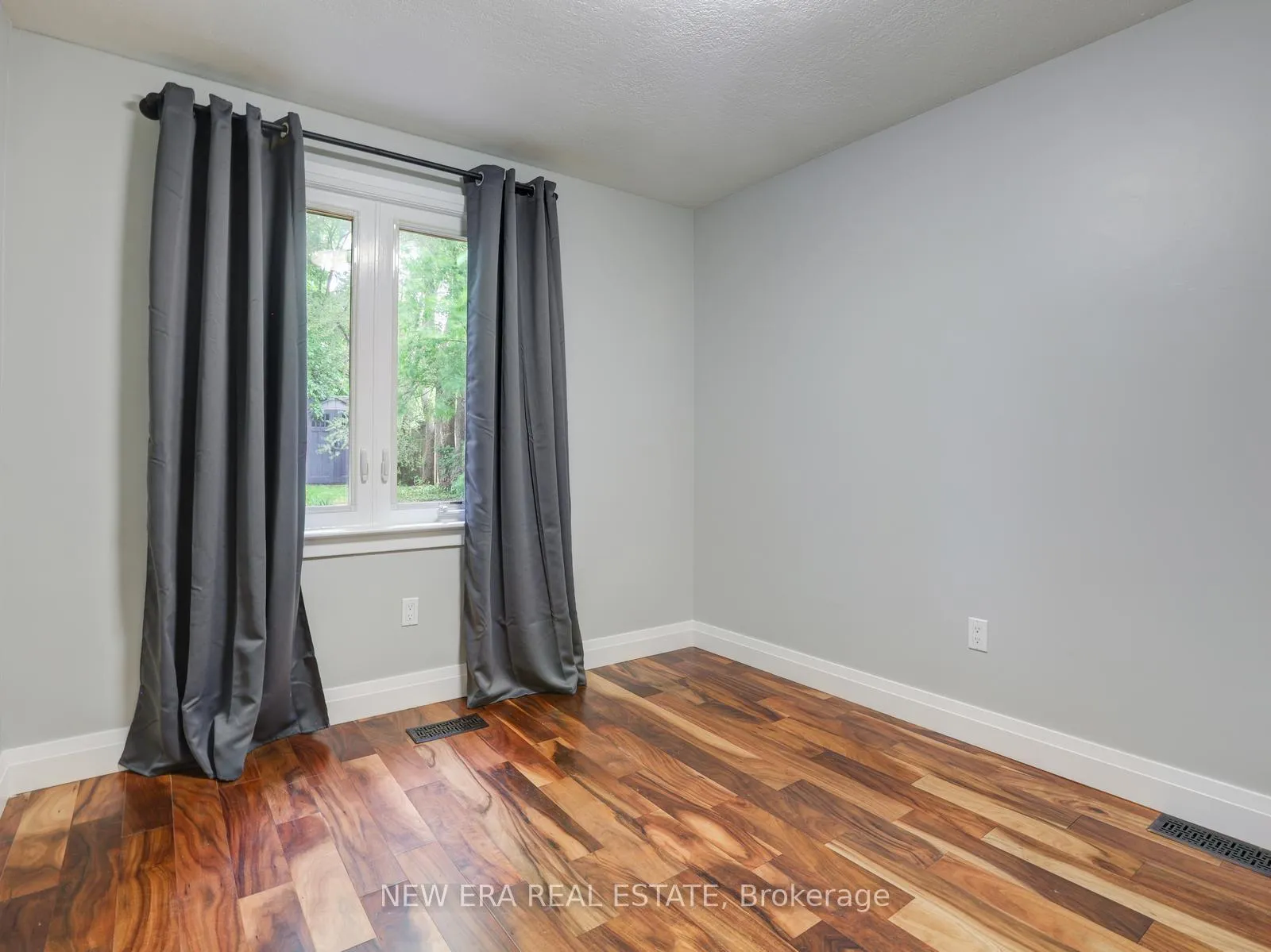 Photo 12 of 219 Lancaster Street W, Kitchener, Fairfield — HOMEH