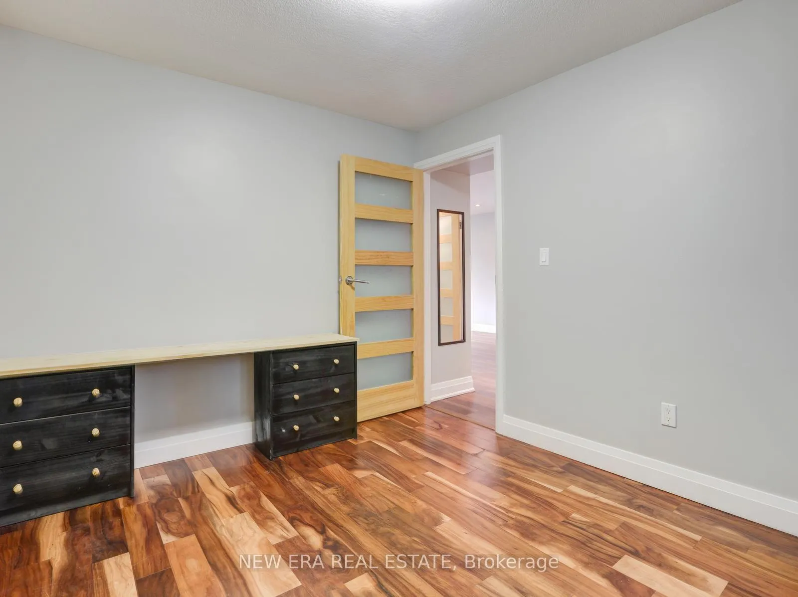 Photo 13 of 219 Lancaster Street W, Kitchener, Fairfield — HOMEH