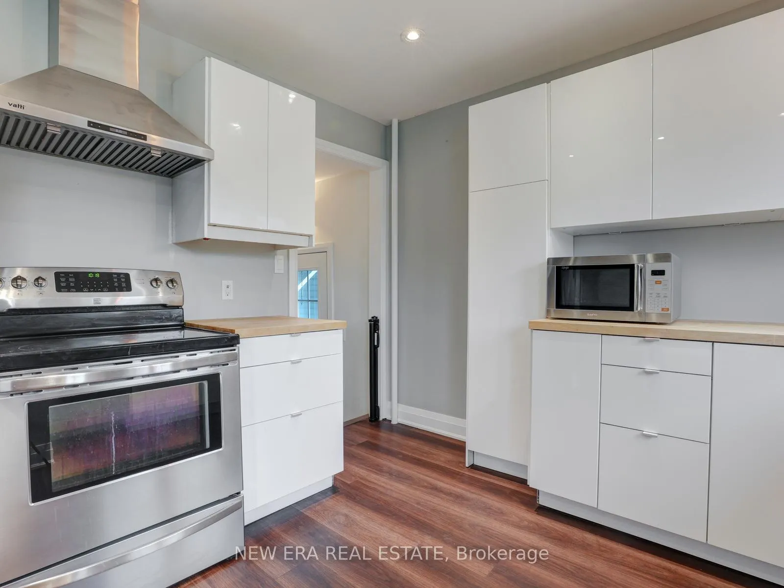Photo 18 of 219 Lancaster Street W, Kitchener, Fairfield — HOMEH