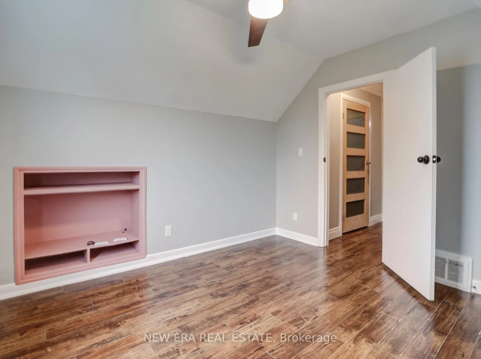 Photo 23 of 219 Lancaster Street W, Kitchener, Fairfield — HOMEH