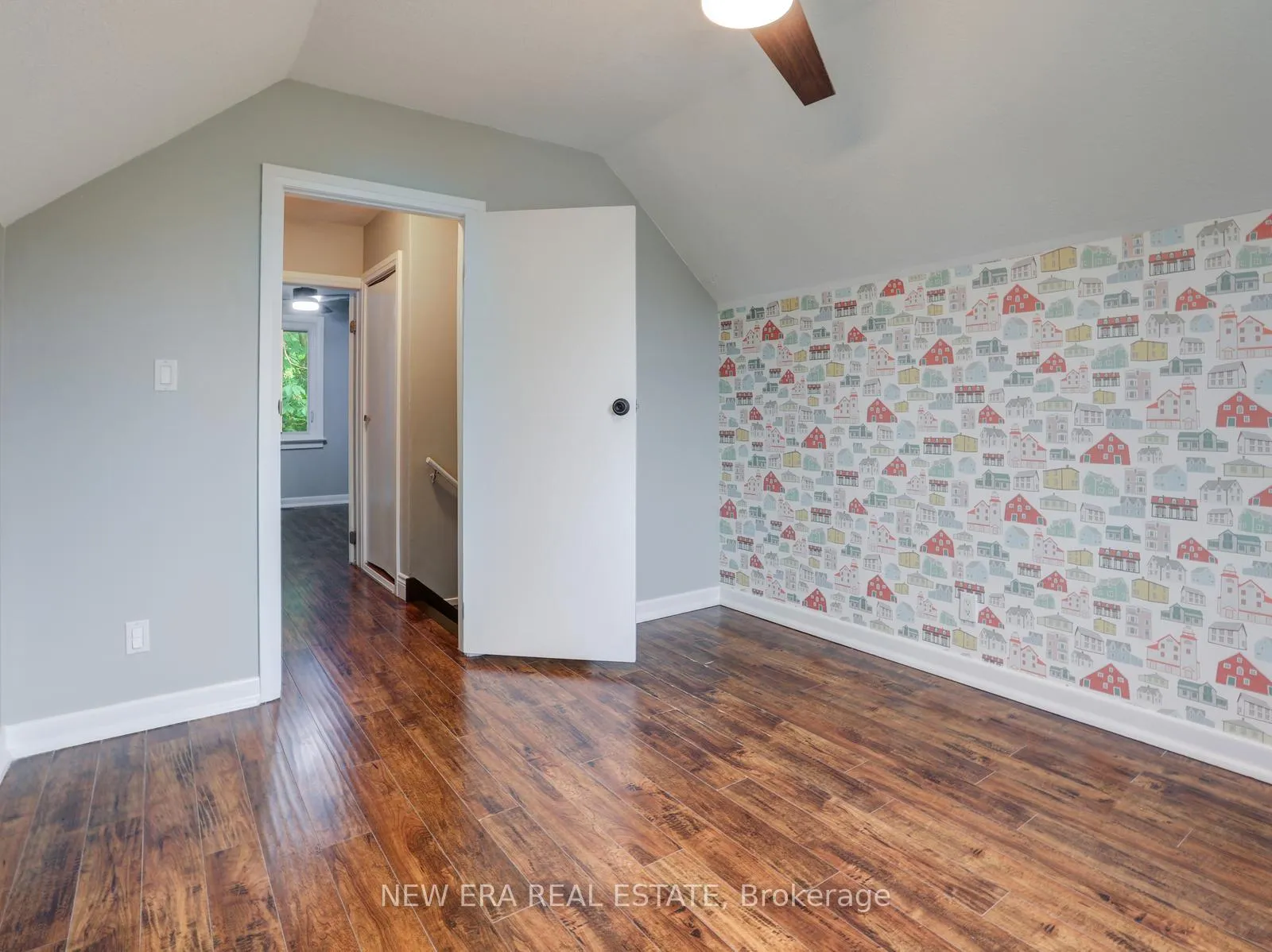 Photo 24 of 219 Lancaster Street W, Kitchener, Fairfield — HOMEH