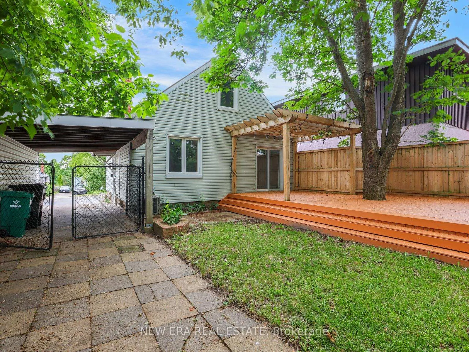 Photo 43 of 219 Lancaster Street W, Kitchener, Fairfield — HOMEH