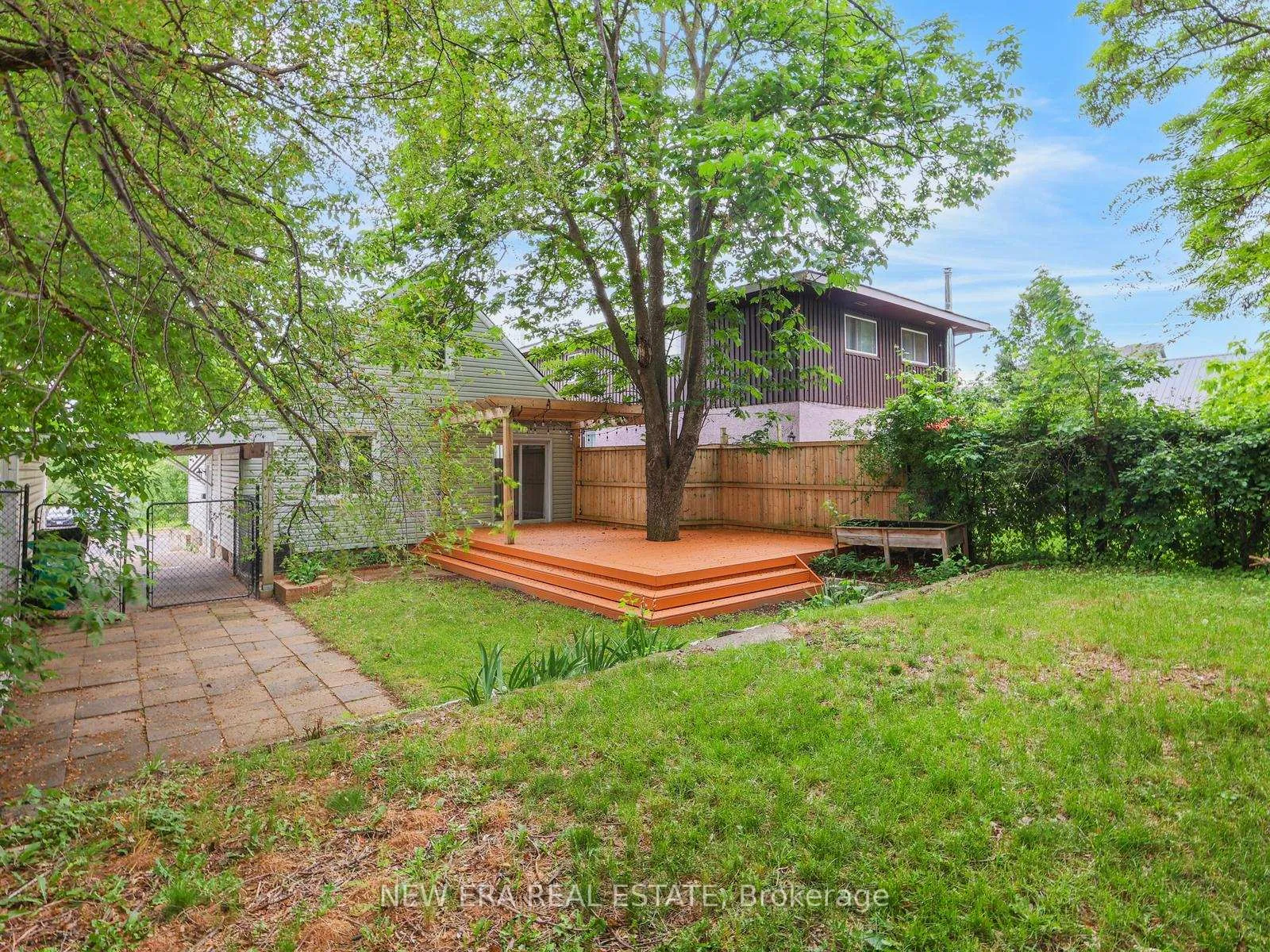 Photo 47 of 219 Lancaster Street W, Kitchener, Fairfield — HOMEH