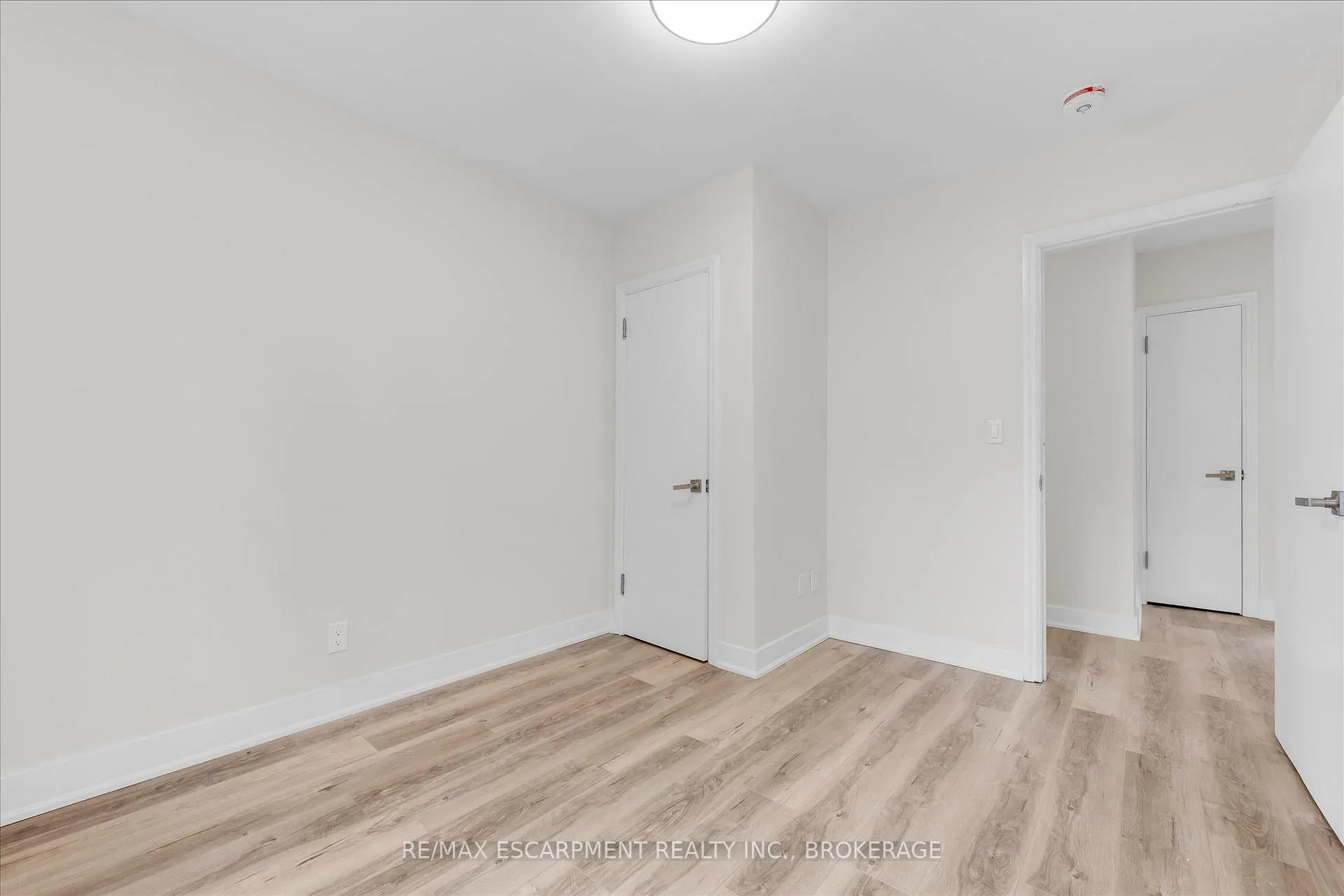 Photo 11 of Unit 1, 18 Bonavem Drive, St. Catharines, Fairview — HOMEH