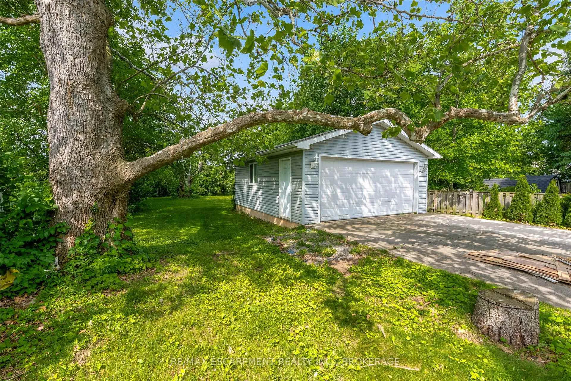 Photo 18 of Unit 1, 18 Bonavem Drive, St. Catharines, Fairview — HOMEH