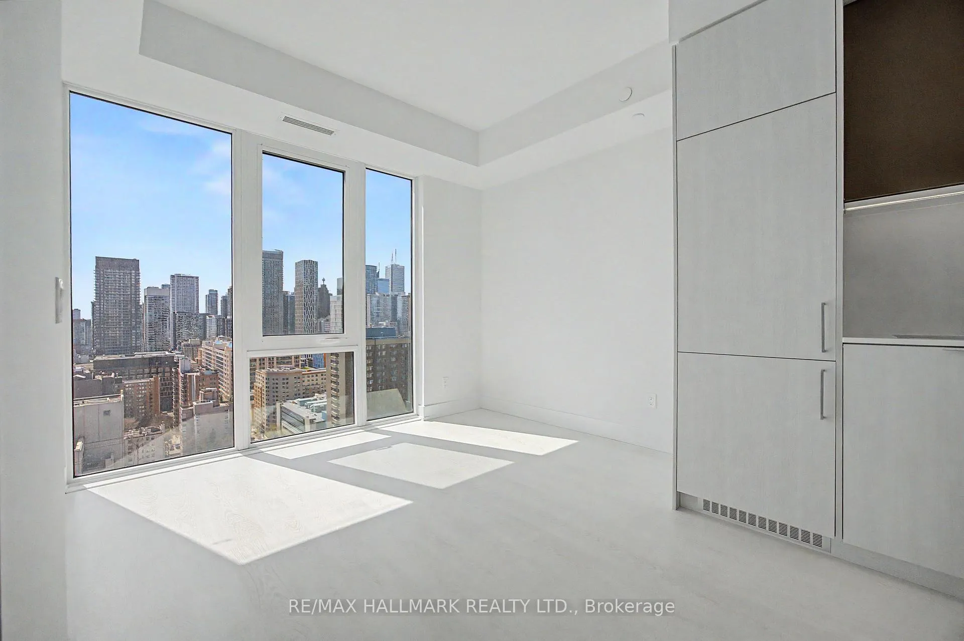 Photo 4 of Unit 2312, 308 Jarvis Street, Toronto, Church-Yonge Corridor — HOMEH