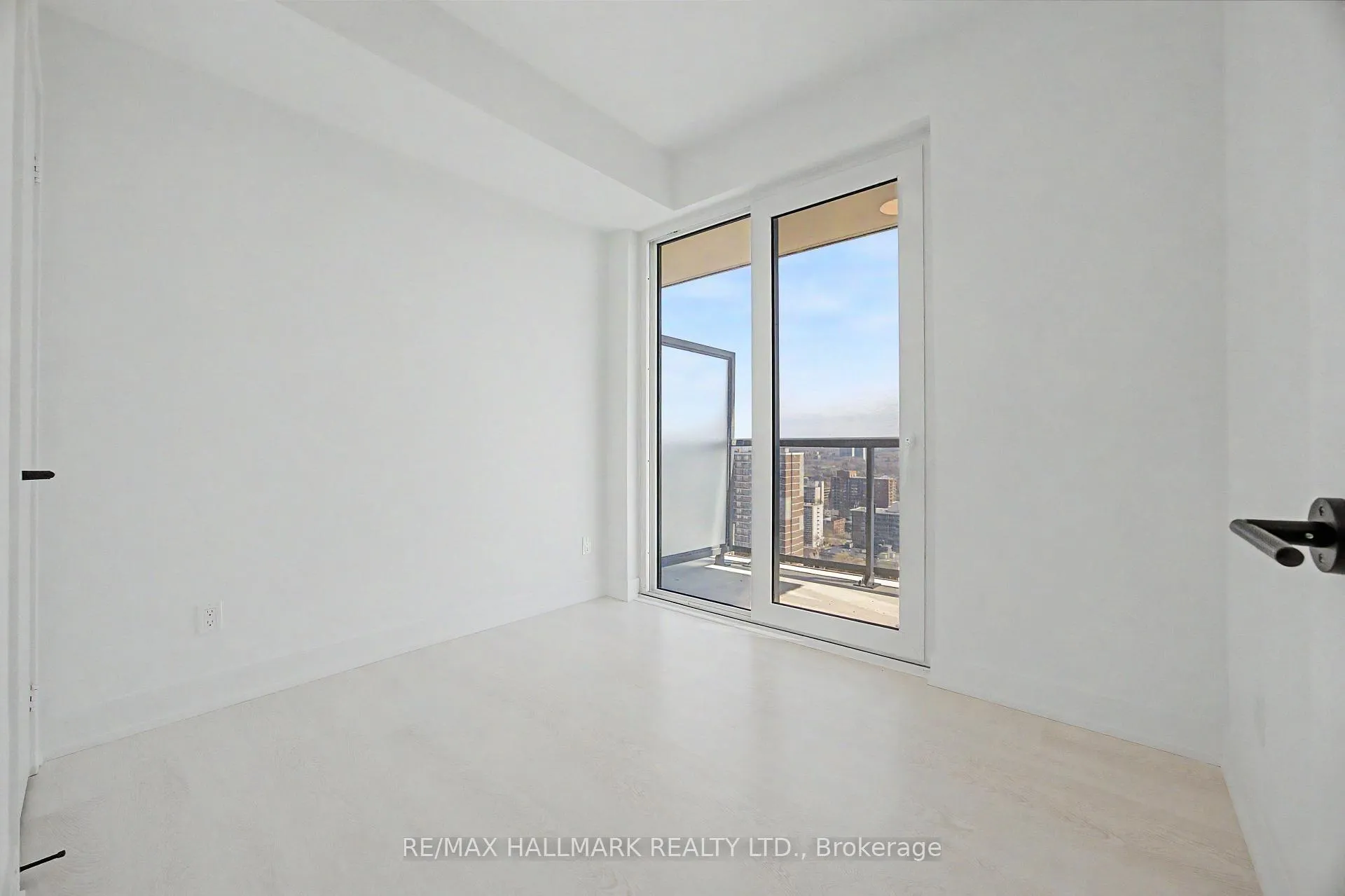 Photo 9 of Unit 2312, 308 Jarvis Street, Toronto, Church-Yonge Corridor — HOMEH