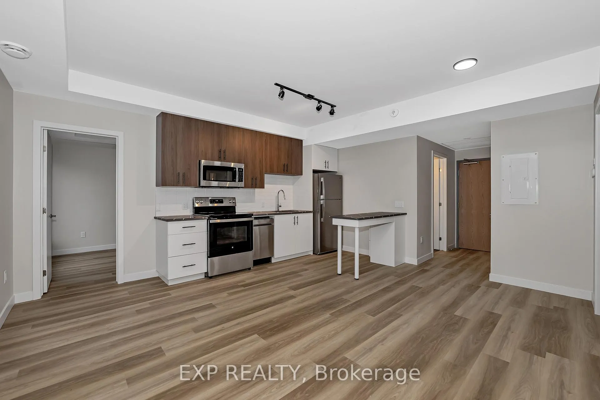 Photo 6 of Unit 201, 211 Armstrong Street, Ottawa, Hintonburg — HOMEH