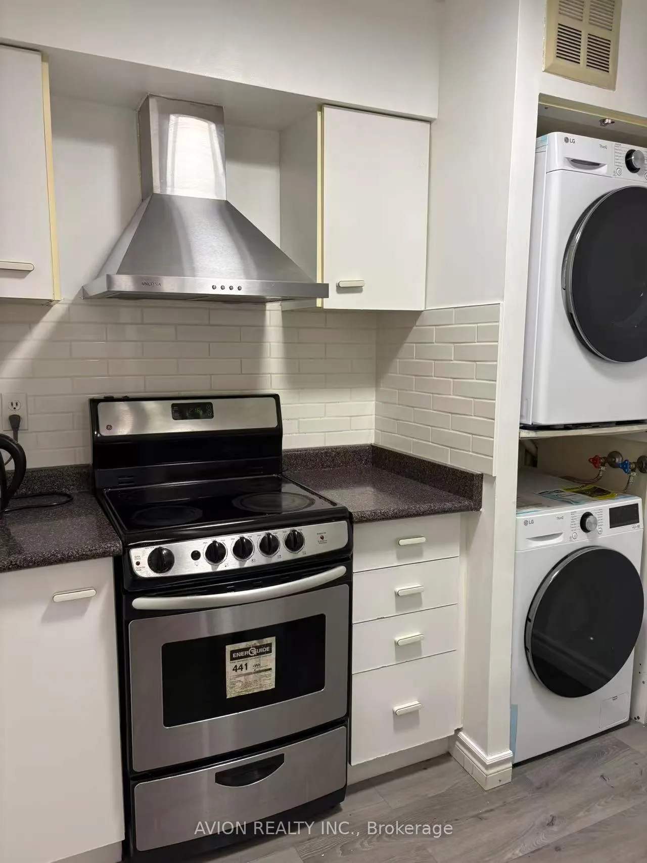 Photo 6 of Unit 1214, 1055 Bay Street, Toronto, Bay Street Corridor — HOMEH