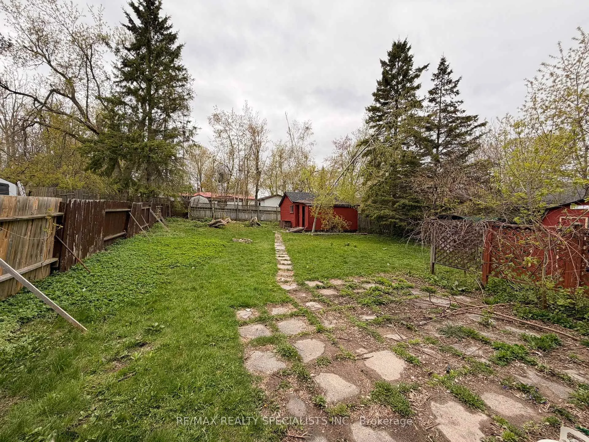 Photo 3 of 29 Carlton Street, Orillia — HOMEH