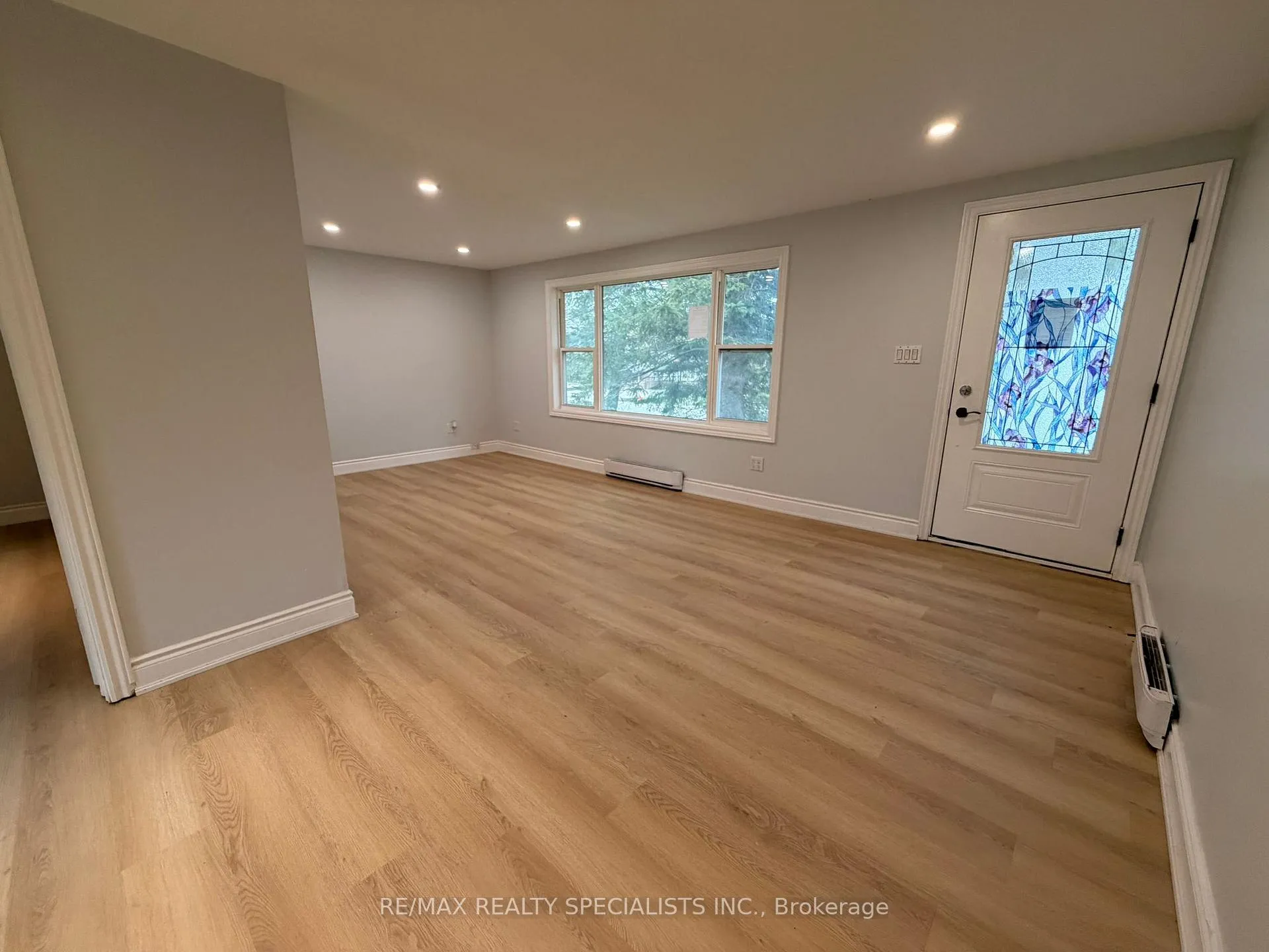 Photo 6 of 29 Carlton Street, Orillia — HOMEH