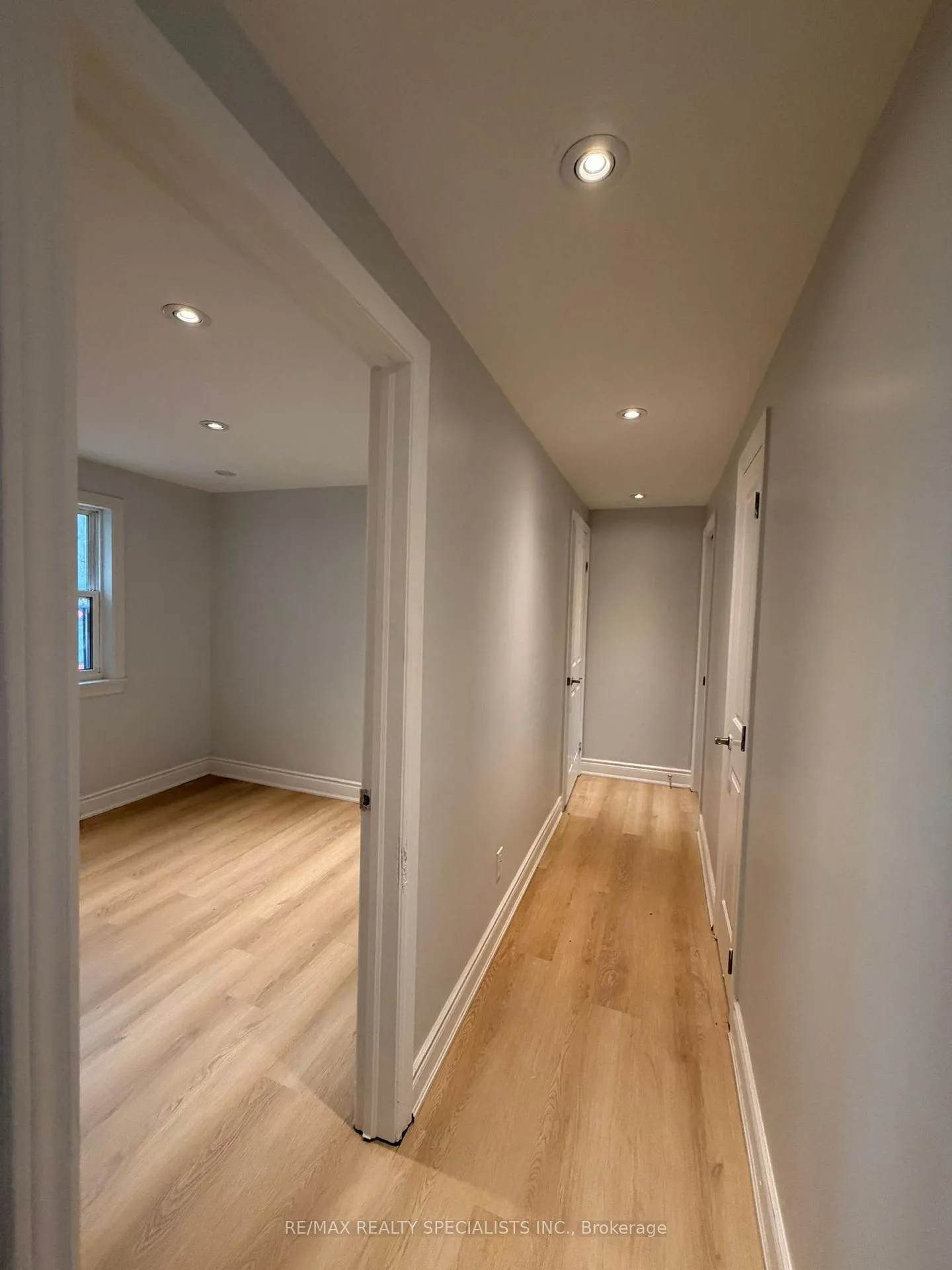 Photo 14 of 29 Carlton Street, Orillia — HOMEH