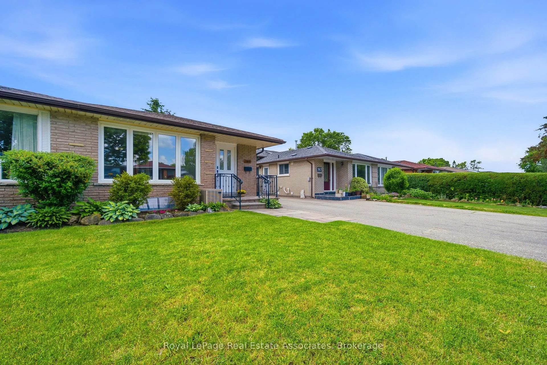 Photo 2 of 769 Eaglemount Crescent, Mississauga, Erindale — HOMEH