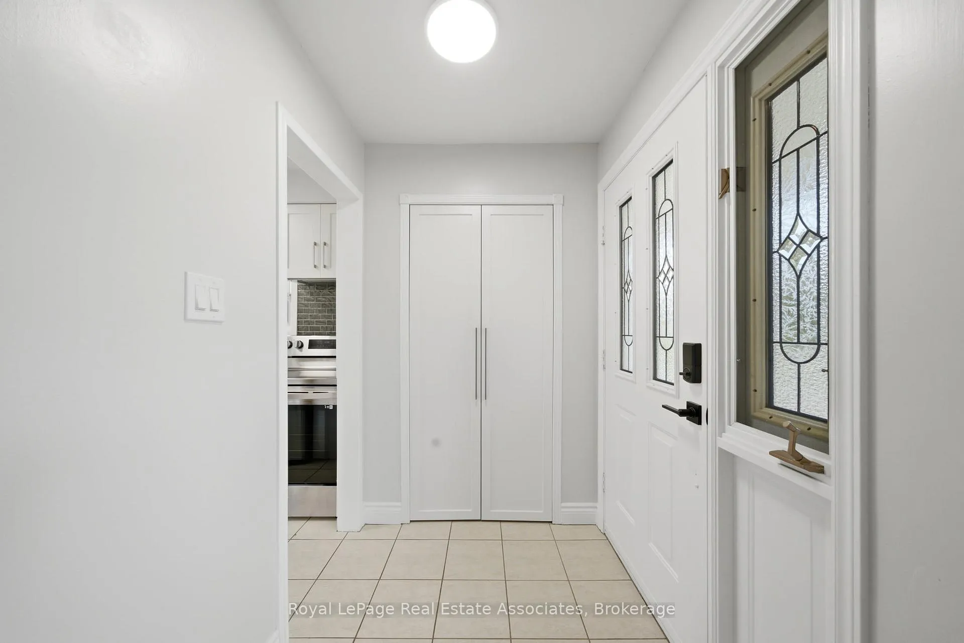 Photo 5 of 769 Eaglemount Crescent, Mississauga, Erindale — HOMEH