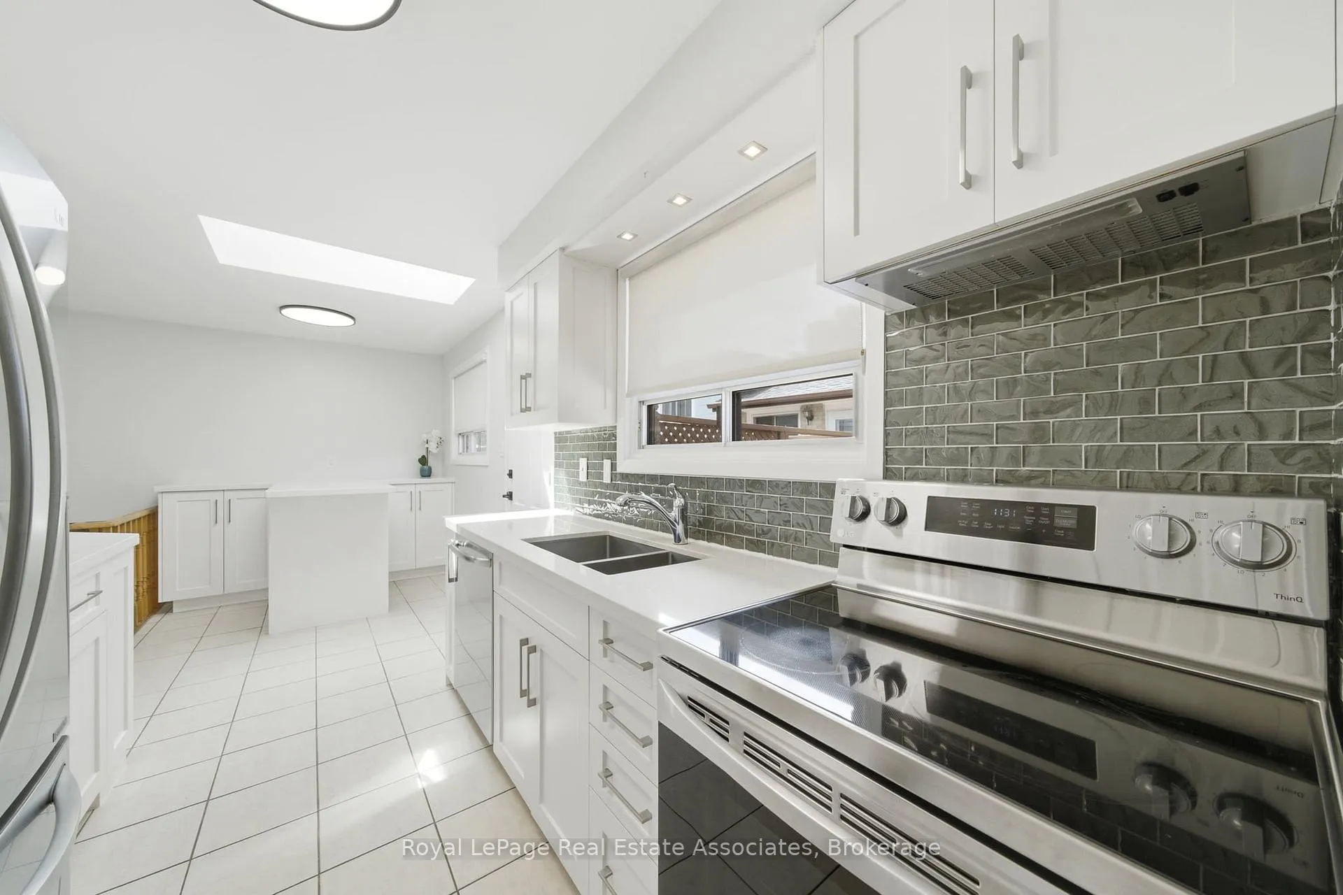 Photo 6 of 769 Eaglemount Crescent, Mississauga, Erindale — HOMEH