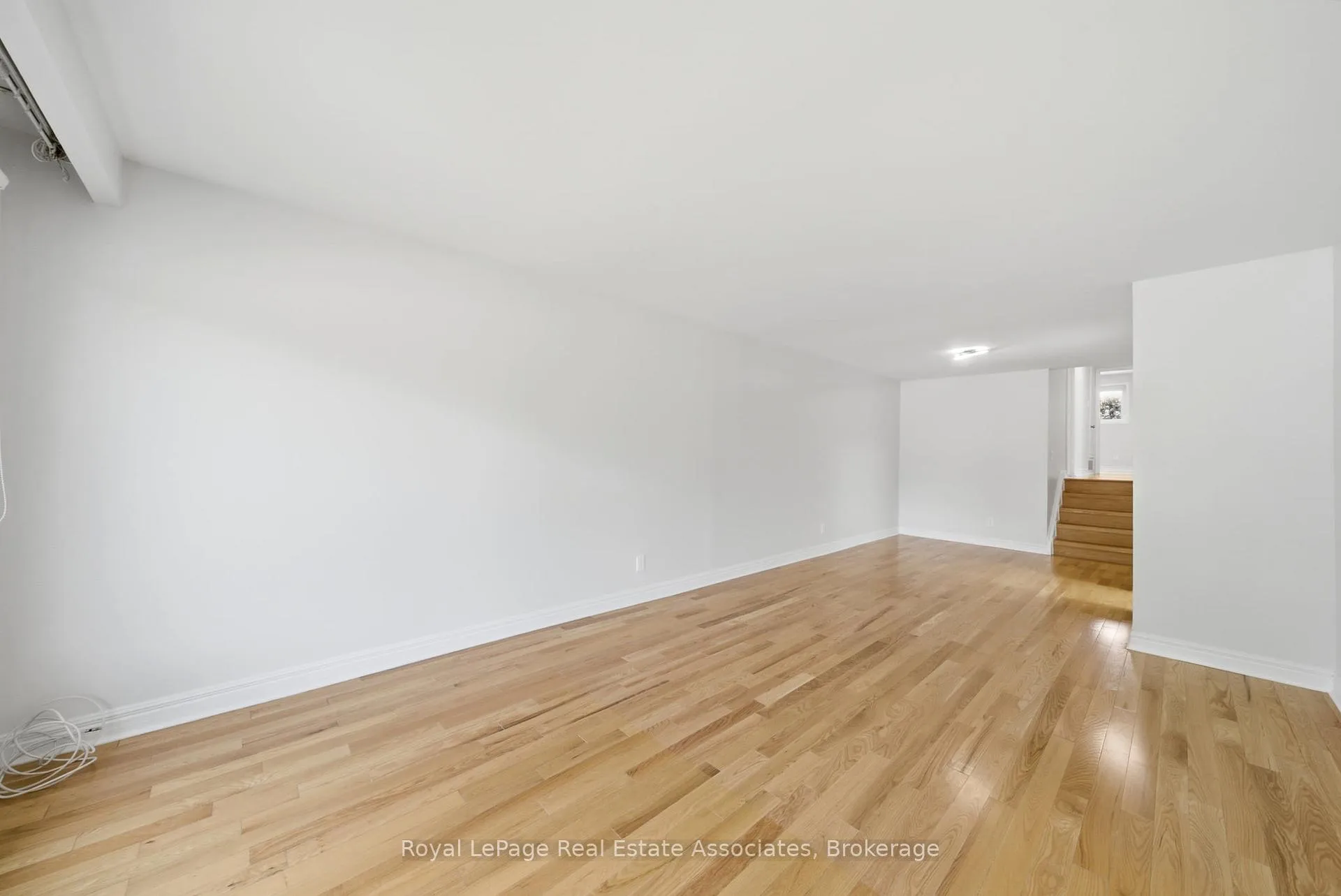 Photo 11 of 769 Eaglemount Crescent, Mississauga, Erindale — HOMEH