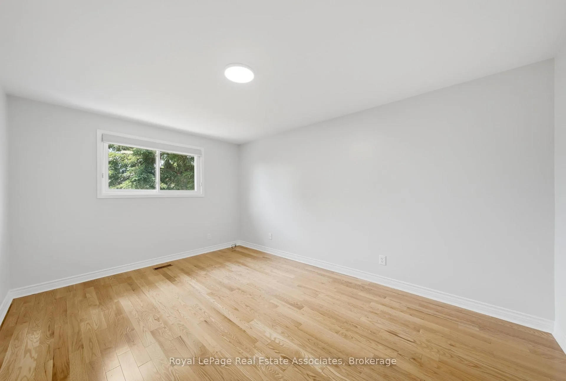 Photo 17 of 769 Eaglemount Crescent, Mississauga, Erindale — HOMEH