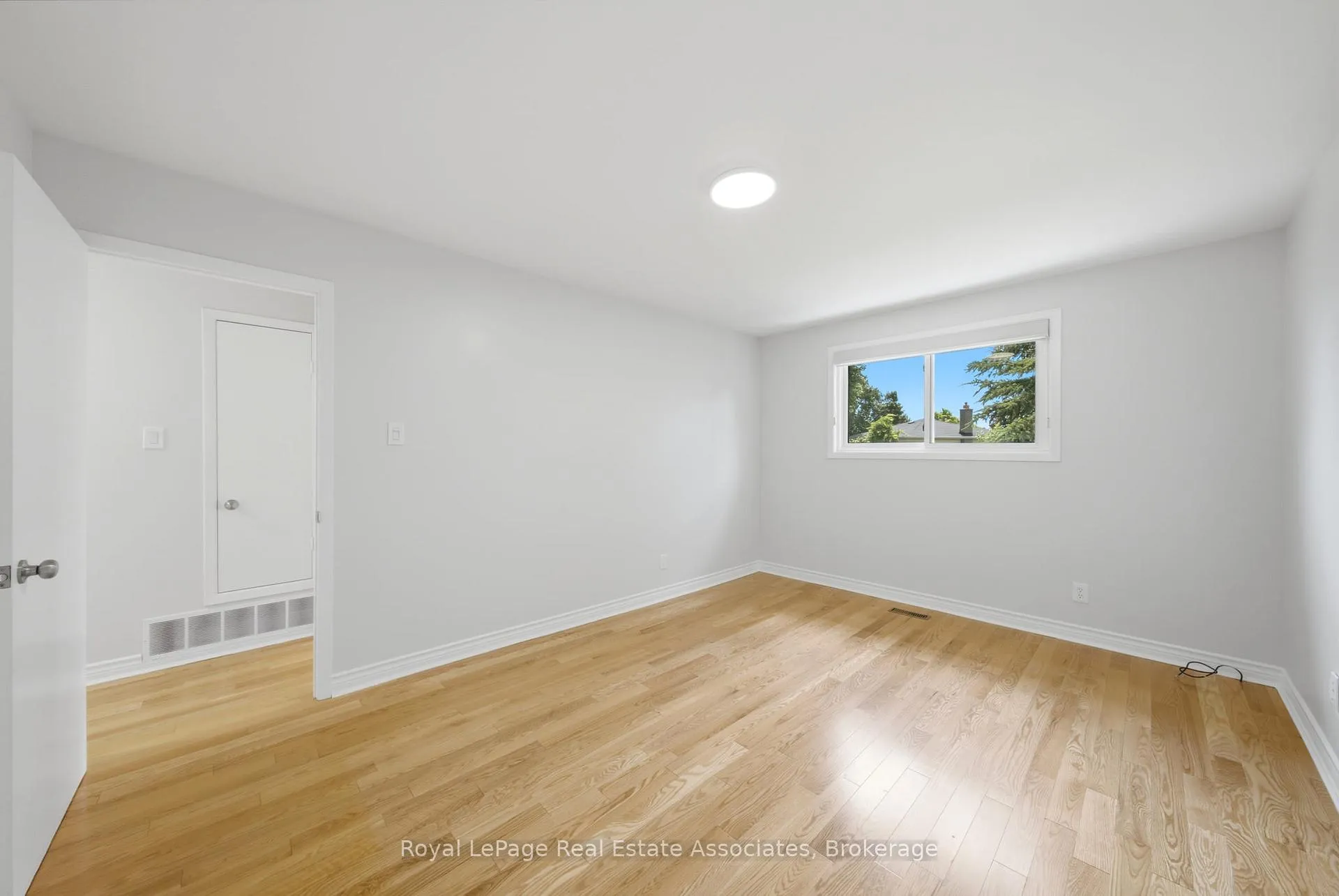 Photo 18 of 769 Eaglemount Crescent, Mississauga, Erindale — HOMEH