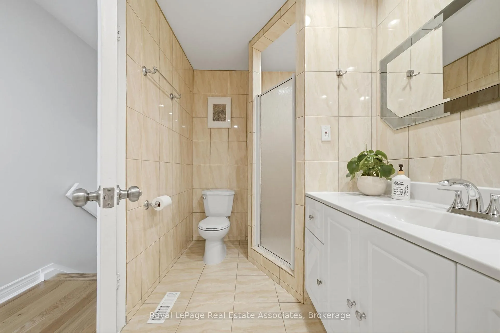 Photo 20 of 769 Eaglemount Crescent, Mississauga, Erindale — HOMEH