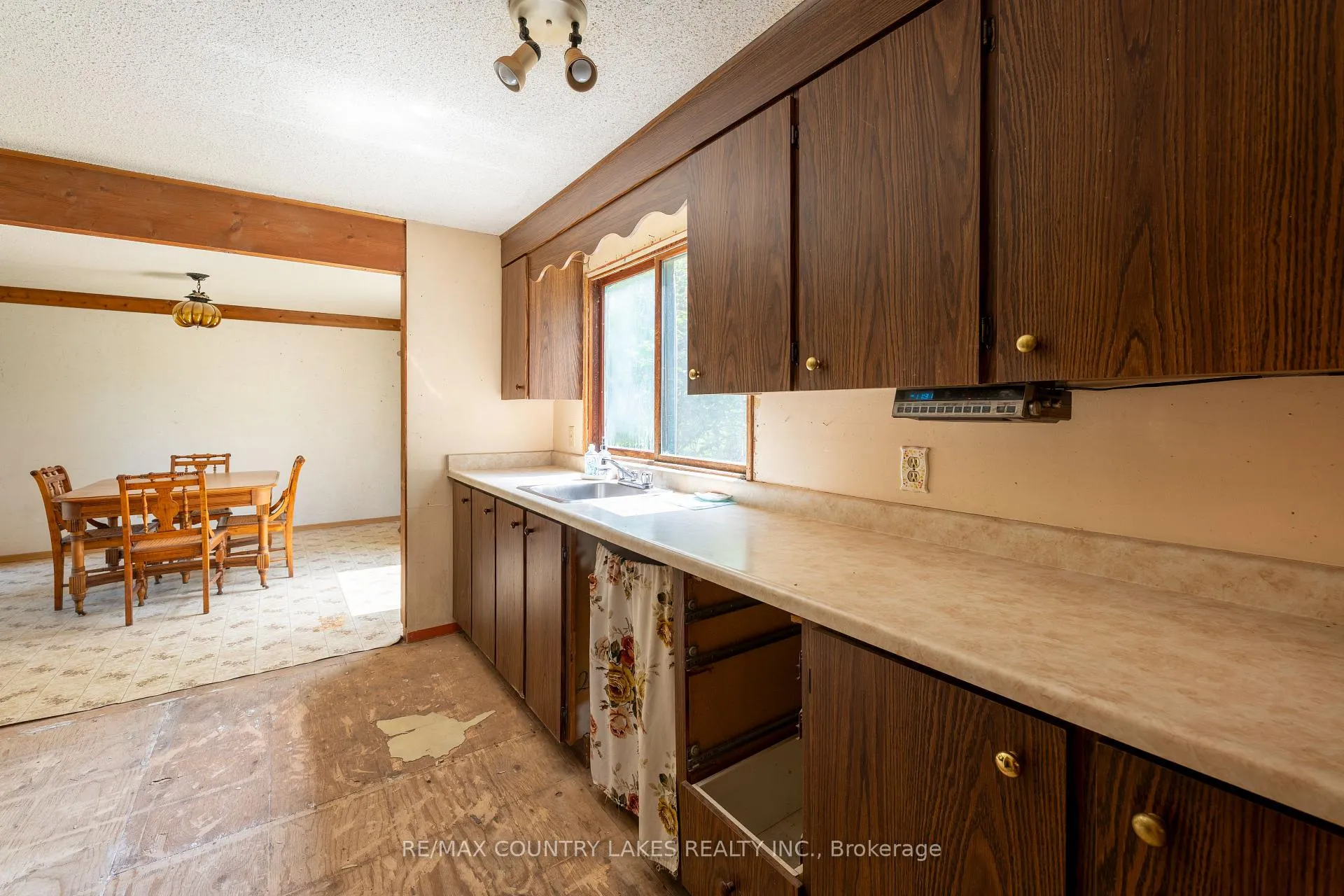 Photo 12 of 416 Morrison Avenue, Brock, Beaverton — HOMEH
