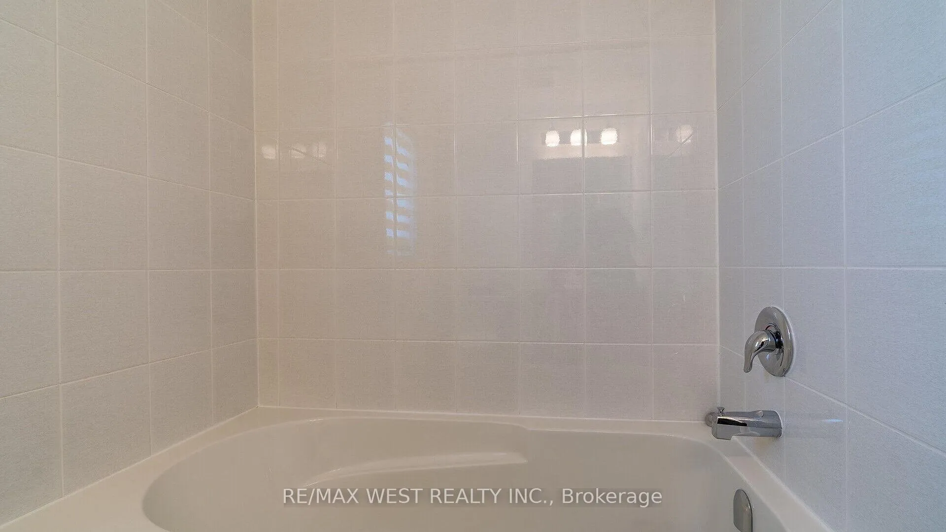 Photo 34 of 899 Cactus Point, Milton, Cobban — HOMEH