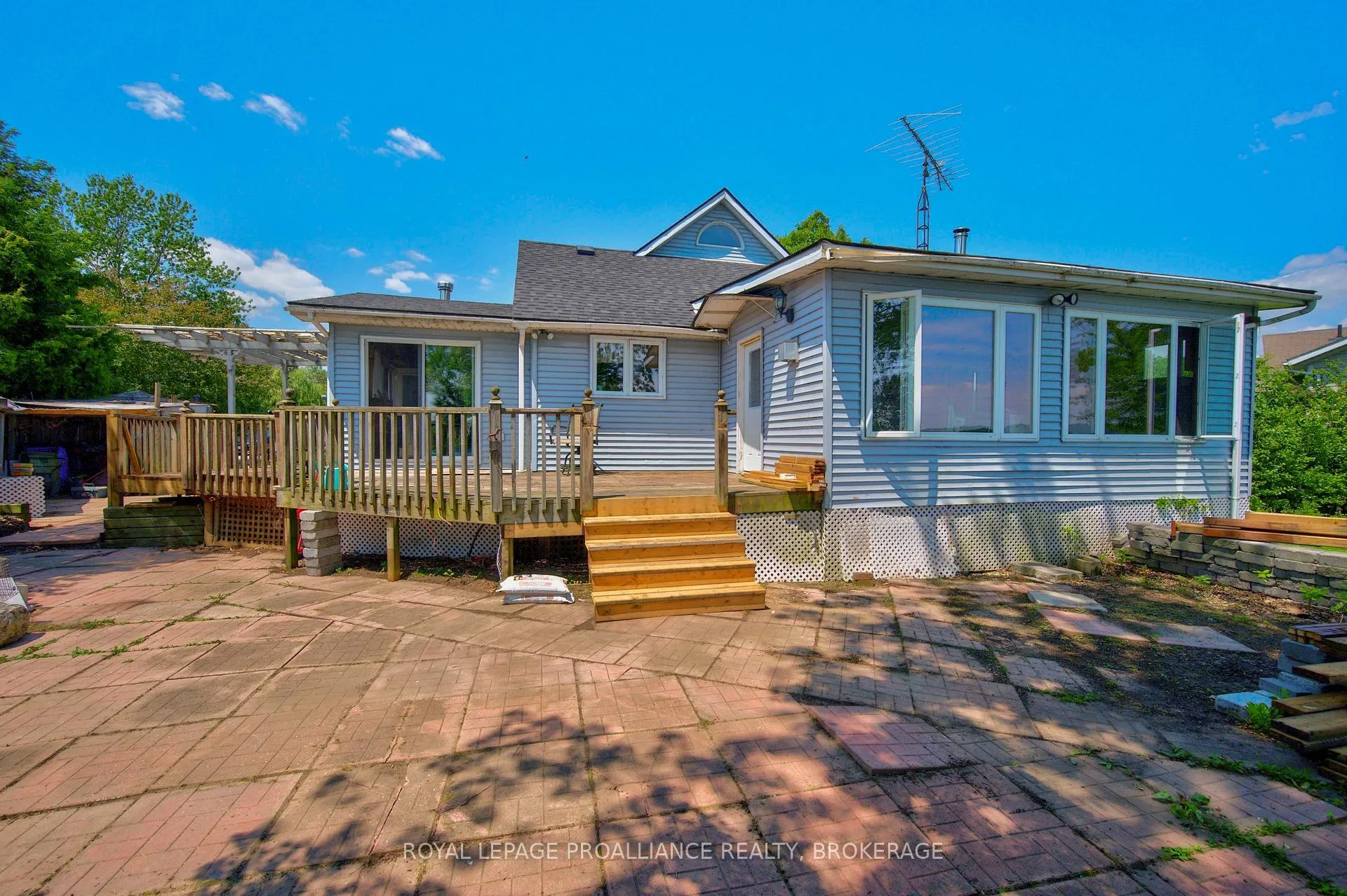 Photo 2 of 229 Johnson Bay Lane, Frontenac Islands, Howe Island — HOMEH