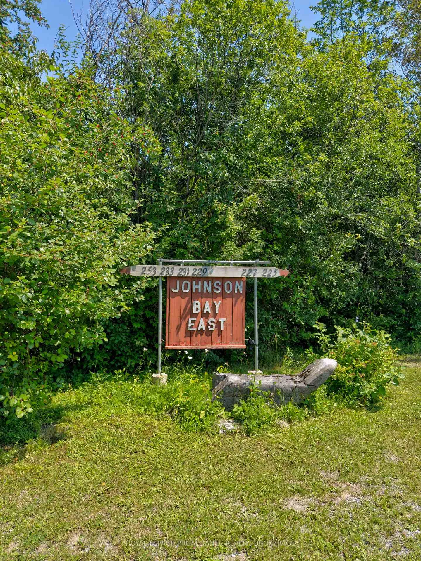 Photo 3 of 229 Johnson Bay Lane, Frontenac Islands, Howe Island — HOMEH