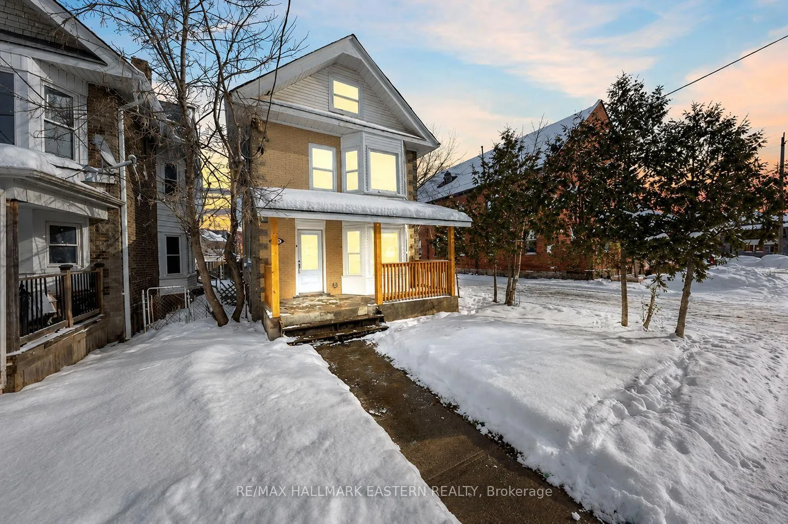 Photo 1 of Unit Main Floor, 184 Park Street N, Peterborough, Town Ward 3 — HOMEH