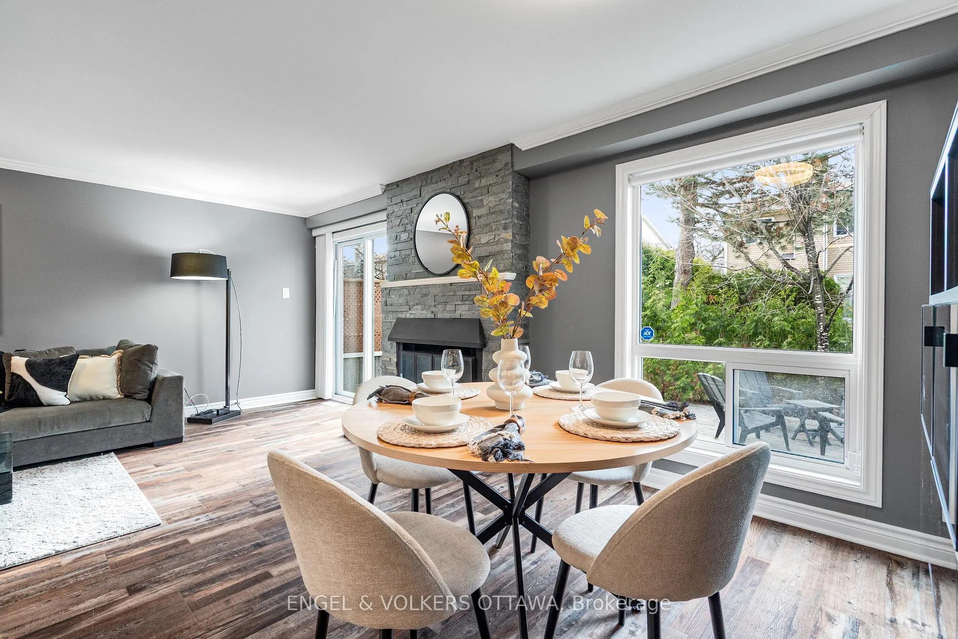 Photo 6 of 1152 Des Forets Avenue, Ottawa, Convent Glen North — HOMEH