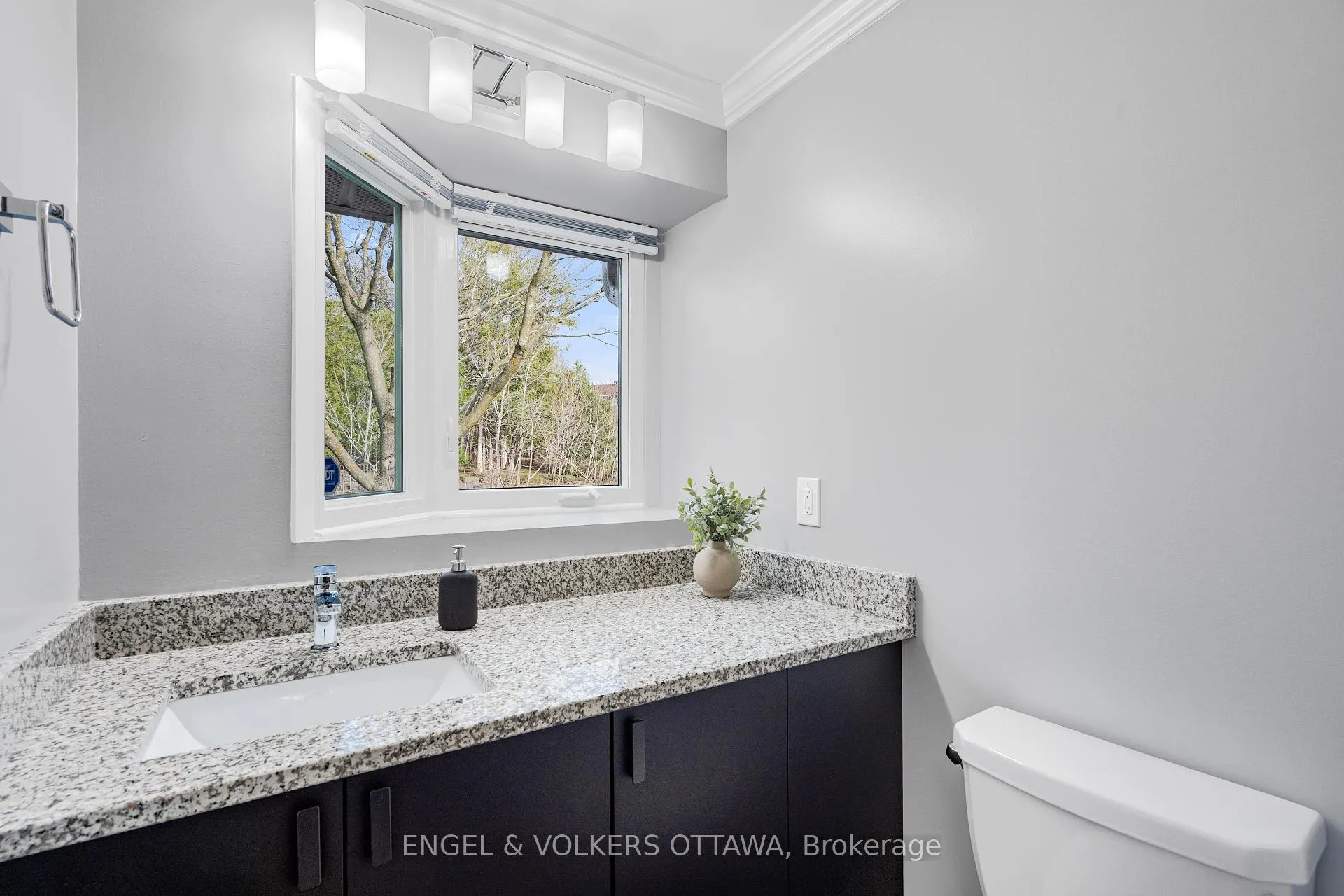 Photo 12 of 1152 Des Forets Avenue, Ottawa, Convent Glen North — HOMEH