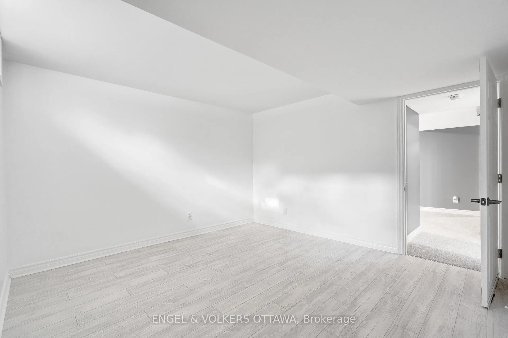 Photo 26 of 1152 Des Forets Avenue, Ottawa, Convent Glen North — HOMEH