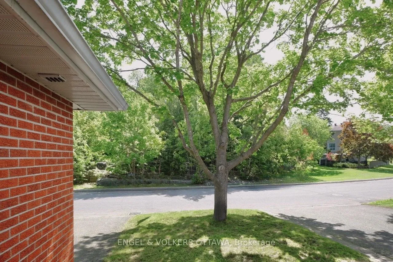 Photo 31 of 1152 Des Forets Avenue, Ottawa, Convent Glen North — HOMEH
